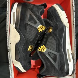 Royalty 4s