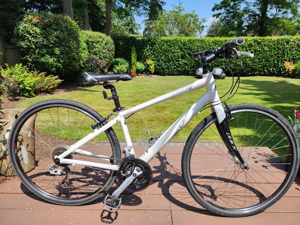 Cannondale Quick 4 Hybrid/Commuter Sz Small - Excellent Condition