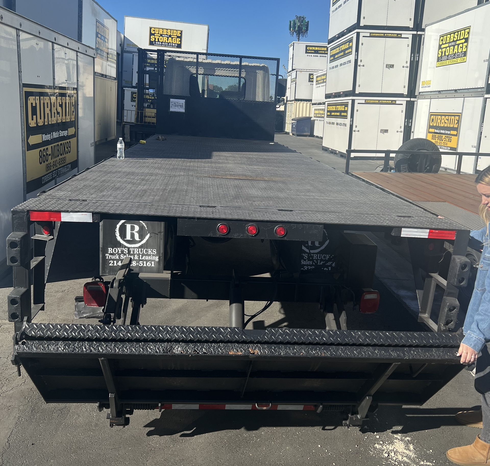 Truck Body - Flatbed with Lift Gate