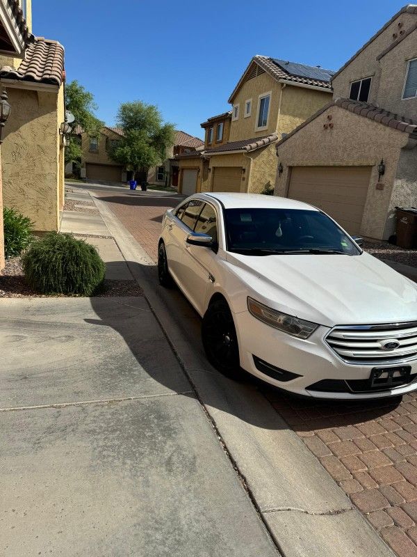 2013 Ford Taurus