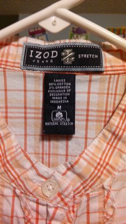 IZOD WHITE AND CORAL SHIRT SIZE M