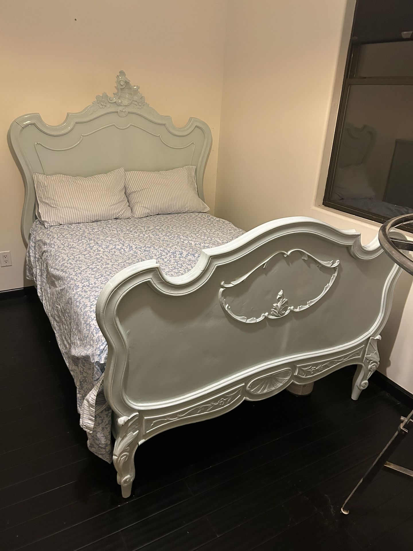Antique Full Size Bed