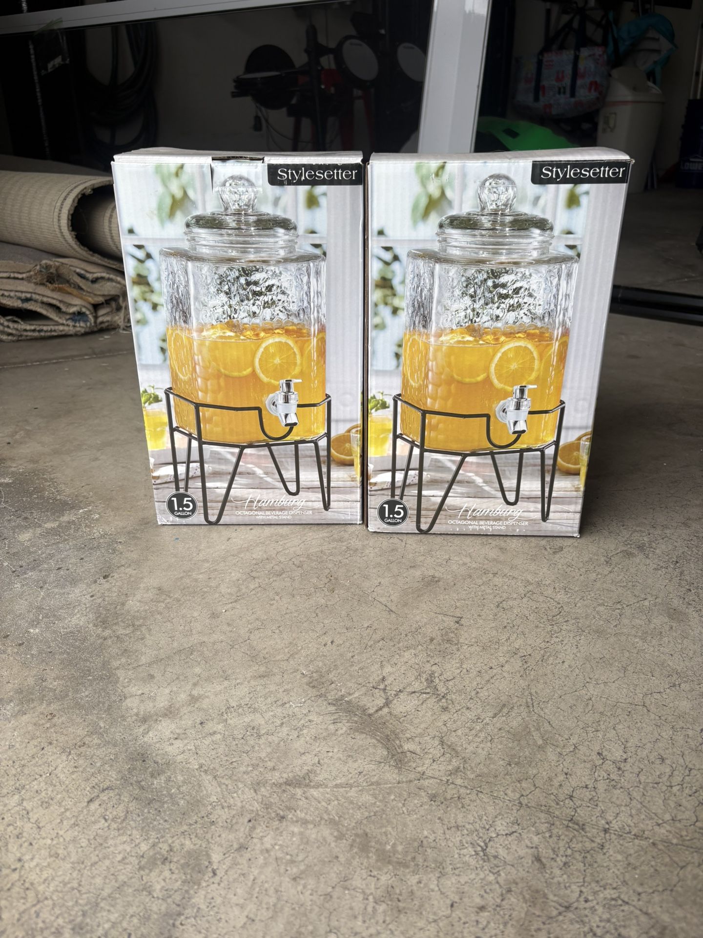 Beverage Dispensers - 1.5 Gallon