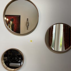 Round Mirrors 