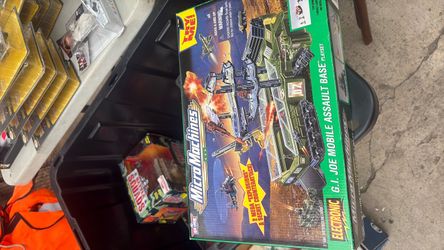 Micro Machines G.I. Joe Mobile Assault Base Playset