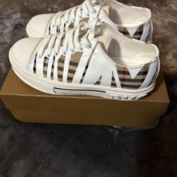size 8 burberry brand new 