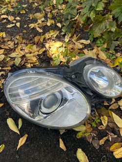 Mercedes-Benz E350 The Right Headlight – 2008