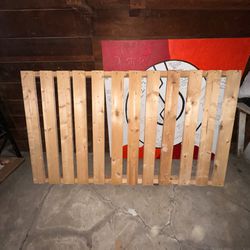 Twin sized wood pallet bed frame
