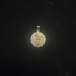 Small Pendant For Sale Pickup Only 