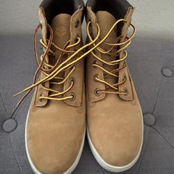 Timberland Woman’s Boots; 8.5