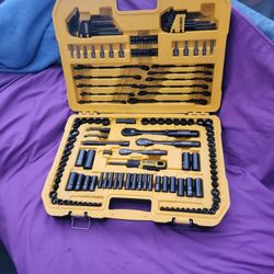 DeWalt Socket/ Ratchet Set