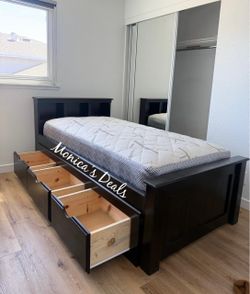 Twin Solid Wood Bed With 3 Drawers And Mattress $600
