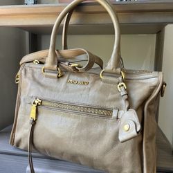 Miu miu bauletto vitello shine clearance