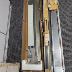 Studio 322 Knitting Machine And Ribber Attachment $550 Obo
