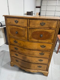 Lexington Furniture Palmer Home Collection 8-Drawer Chest – $295