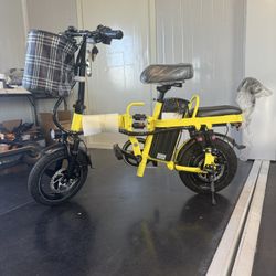 Folding electric bicycle
