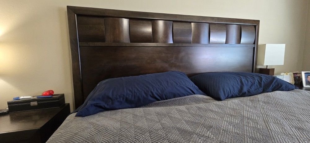 Cal King Bedroom Set