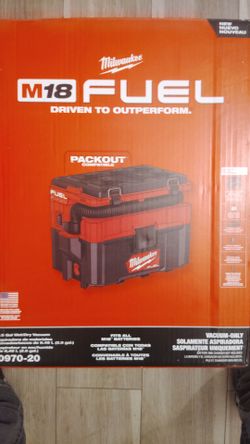 Milwaukee M18 vacuum