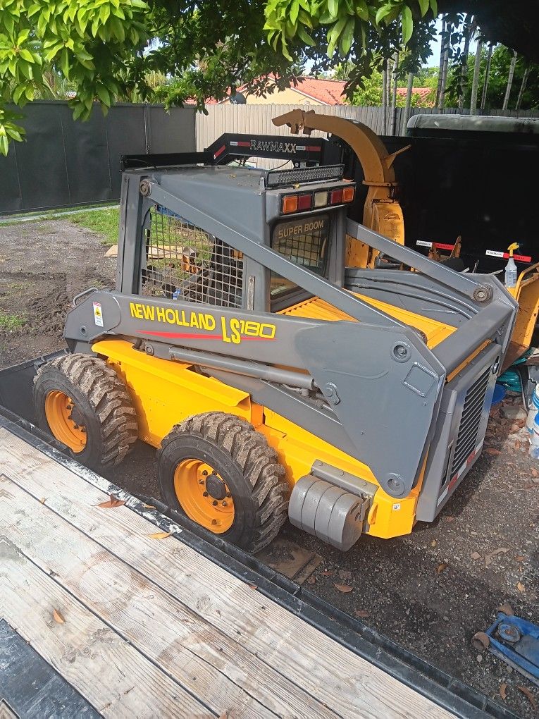 New Holland Skid Steer Low Hours