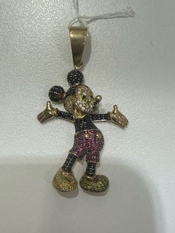 10k Mickey Mouse pendant
