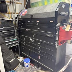 Husky Rolling Tool chest 