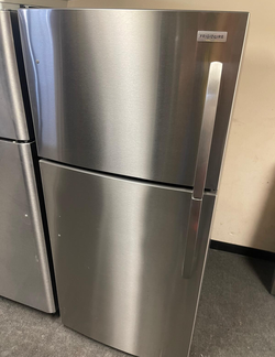 Deal: Frigidaire Stainless Top-Freezer — clean & ready to go
