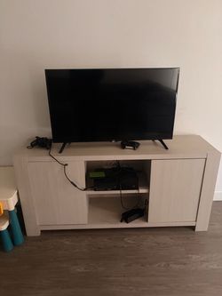 TV stand (tv not included)