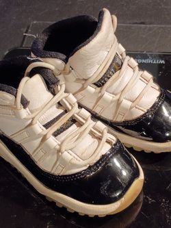 NIKE AIR JORDAN 11 RETRO TD GRATITUDE BLACK/ WHITE SIZE 7C  YEAR  2- 2.5 AGE