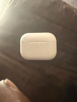 Apple AirPods Pro (Charging Case Only)