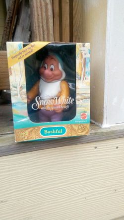 Toy: Snow White "Bashful" dwarf