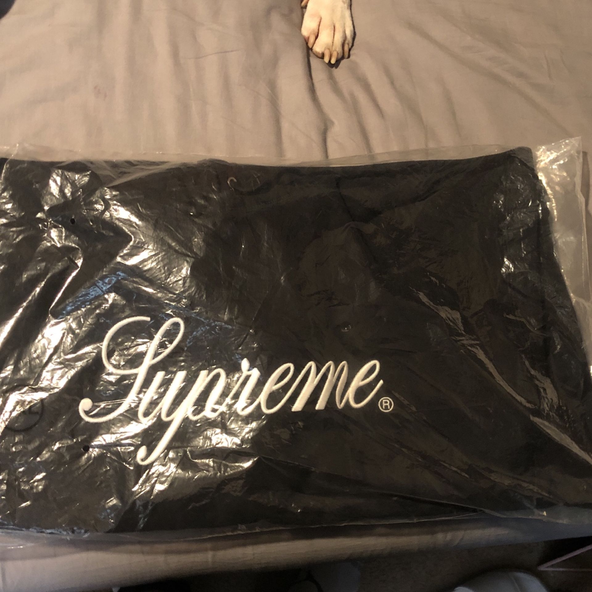 Supreme Hoodie