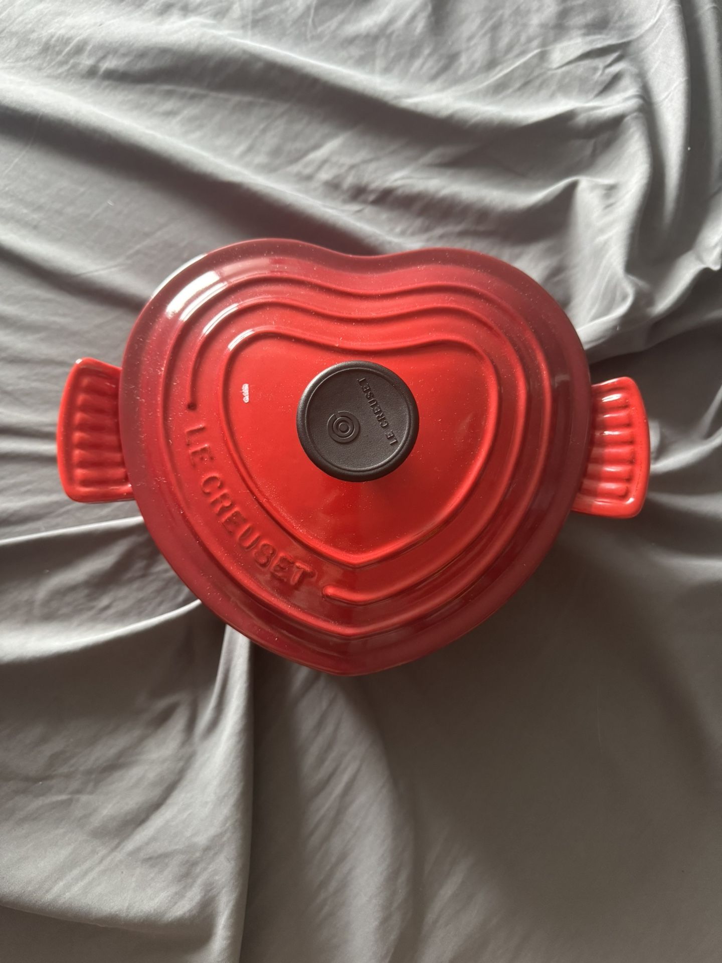 Le Creuset Red Heart Shaped enameled cast iron pot 2L