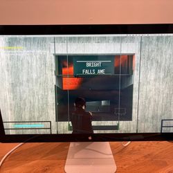 Apple Thunderbolt Display (27'') with new Thunderbolt3 (USB-C) to Thunderbotl 2 Adaptor