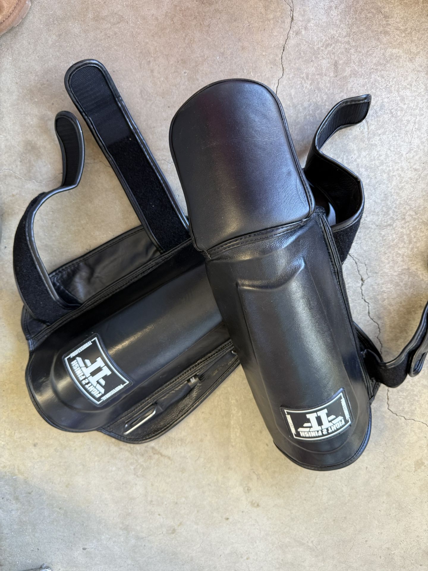 Fight To Finish Ultimate Shin Pads (soft Black Helmet Included)