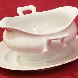 China Kaiser NICOLE (Swirl) Gravy Boat with Attached Underplate Made in W Germany