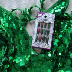Poison Ivy Costume With Nails