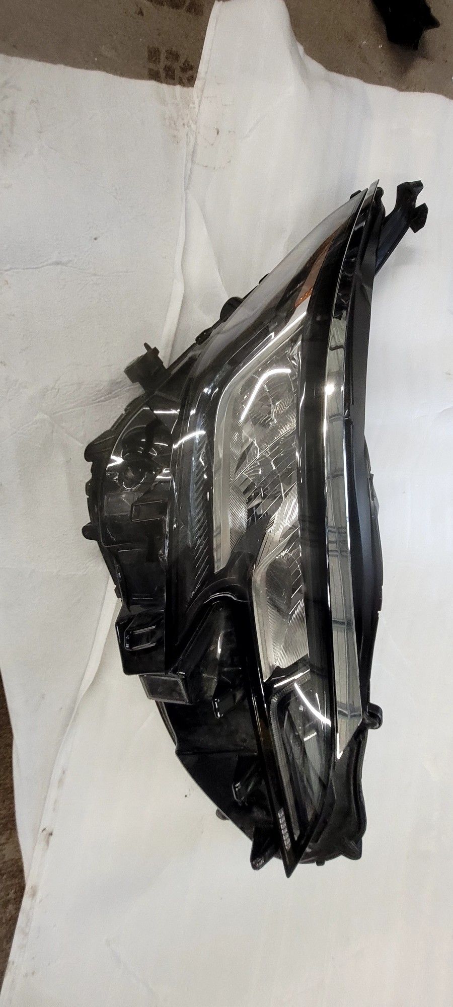 Headlight Toyota Sienna 2020-2024