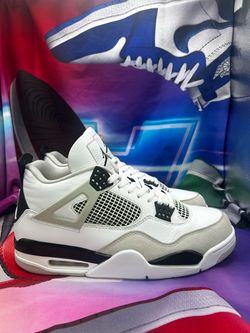 Jordan Retro 4 “Military Black”
