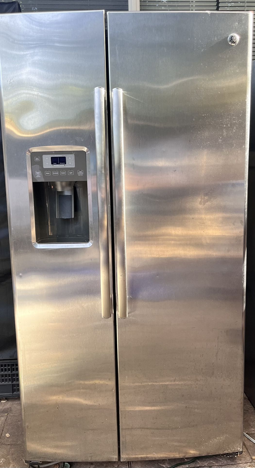 USED GE Refrigerator - GREAT CONDITION