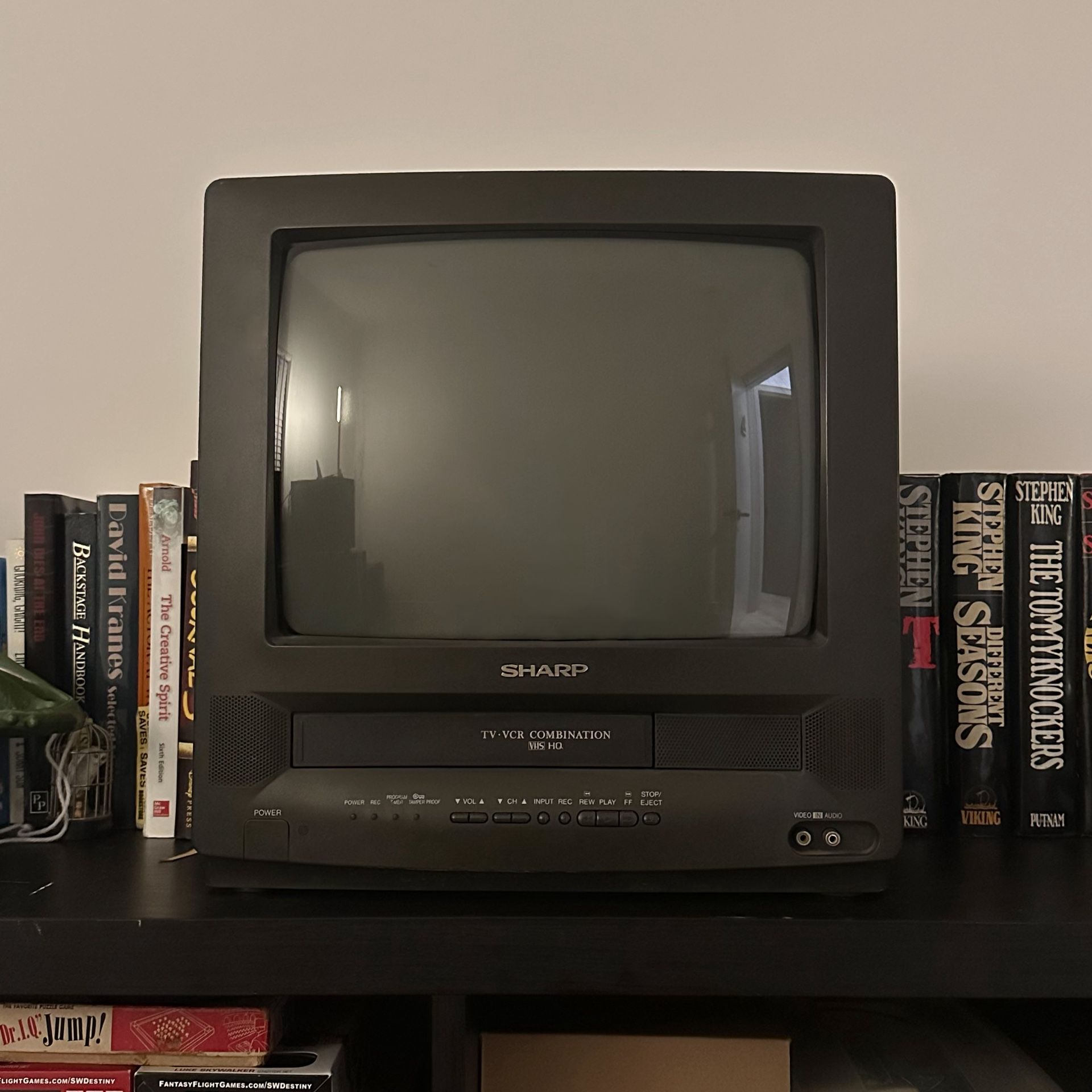 Sharp 13” CRT TV/VCR Combo – 13VT-L100 - READ