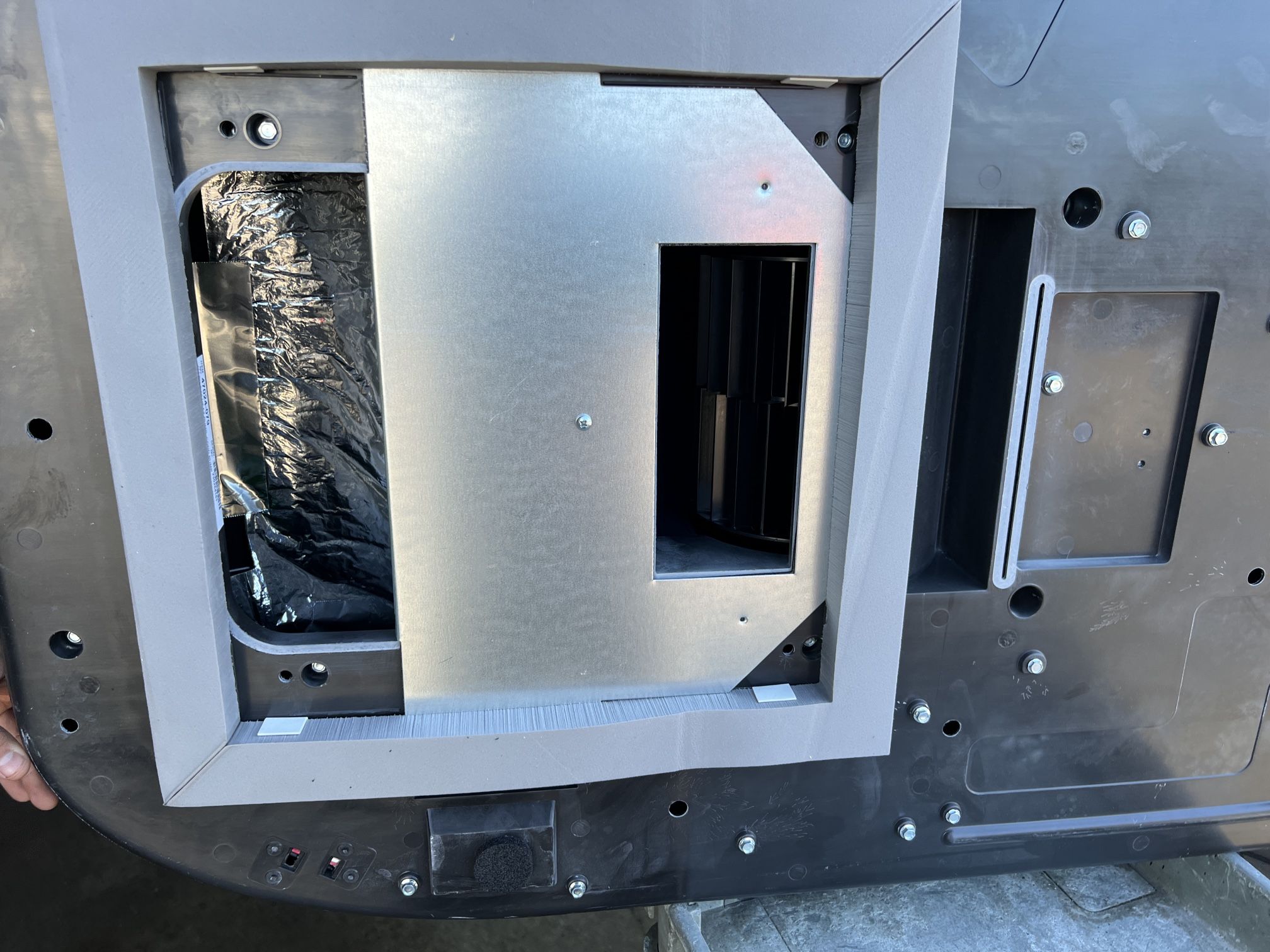 Coleman Mach 8 RV Air Conditioner 47 2 04 0 79 15,000 BTU