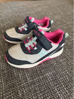 Stride Rite Munchkin kid’s sneakers size 11 perfect condition
