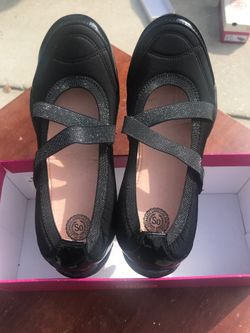 New kids girls or ladies shoe size 5