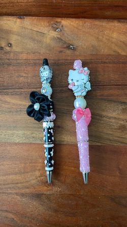 Hello Kitty Decorated Beaded Pens