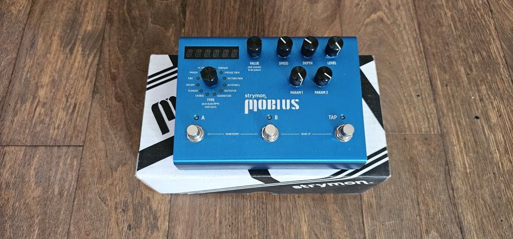 STRYMON MOBIUS MODULATION PEDAL 