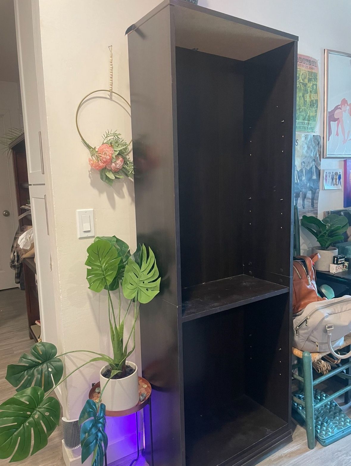 Bookshelf 