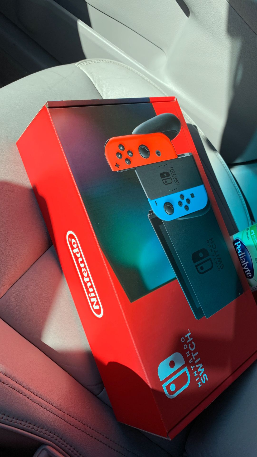 Nintendo Switch Red and Blue Version and Greyscale 2