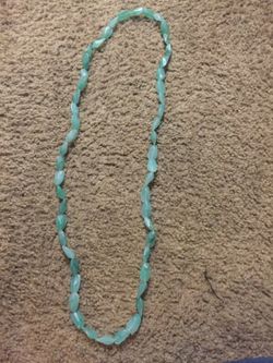 Cute real necklace ,can be worn as long or shorter