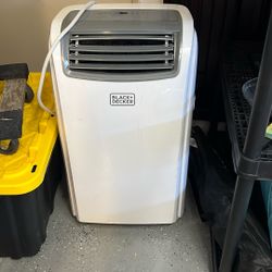 BLACK+DECKER Portable Air Conditioner with Heat, 14,000 BTU Cooling, 12,000 BTU Heating for Rooms up to 700 Sq. Ft., Follow Me Remote, BPACT14HW