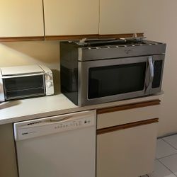 Whirlpool Microwave 